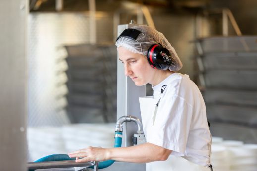 lesa-arbeiten-bei-uns-offene-stellen-lernender-milchtechnologe